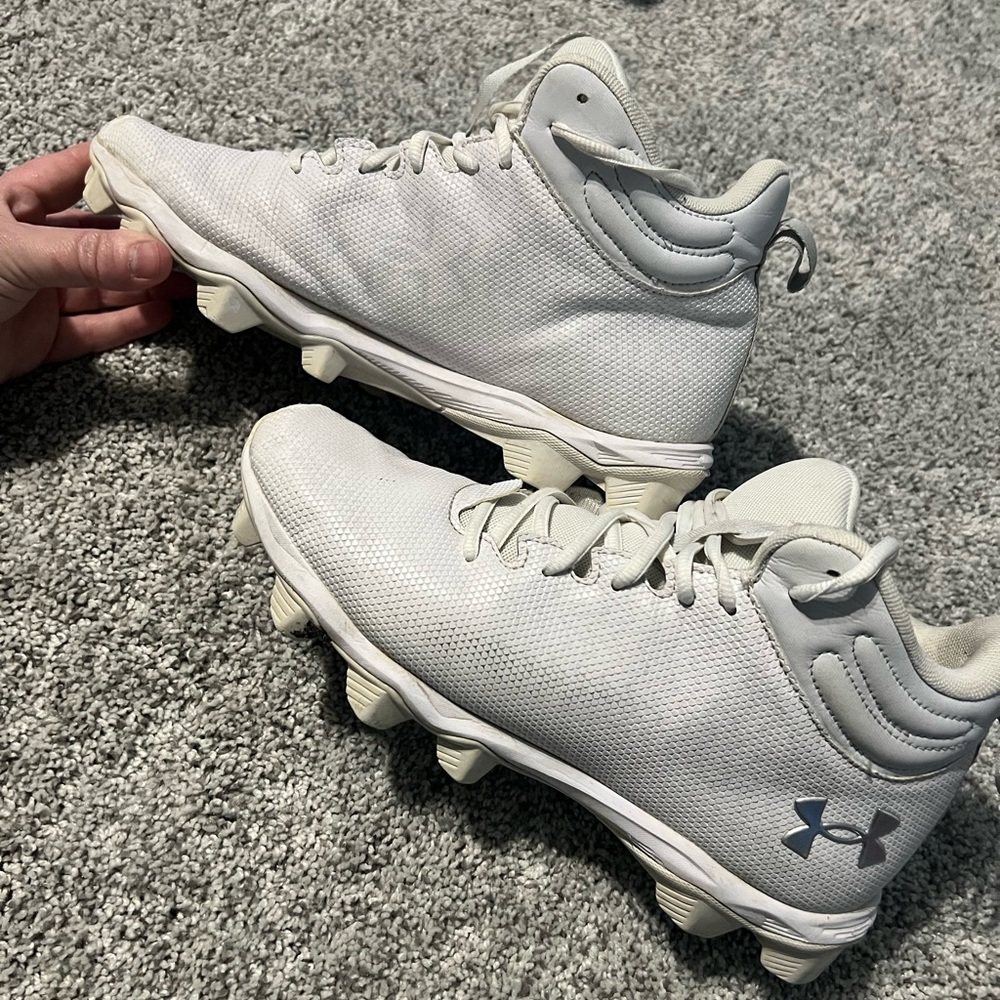 Under Armour White Sneakers with Sleek Knit Design